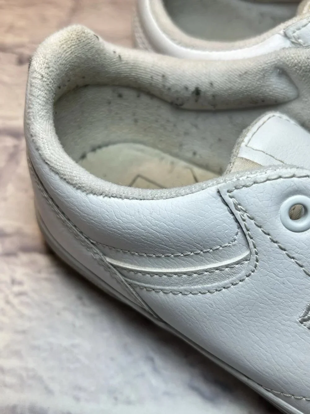 Vans Seldan Leather Shoes Women’s 9‎ White Color